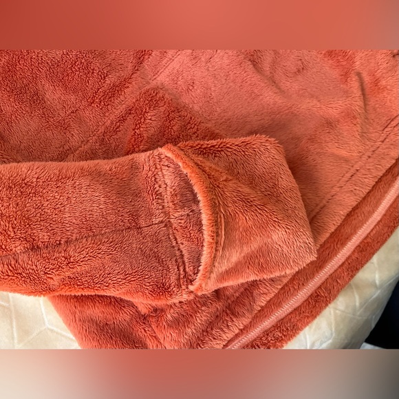 The North Face Fuzzy Quarter Zip - Picture 7 of 7